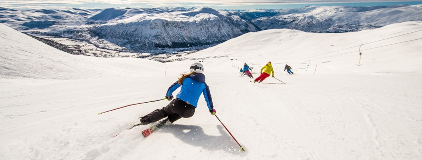 myrkdalen-skiers-credit-sverre-f-hjornevik-21x9